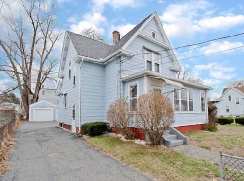 42 Bemis St, Chicopee, MA 01013-2318
