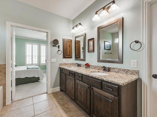 1669 Hbr Spg Dr, Frisco TX 75034-3333 exterior