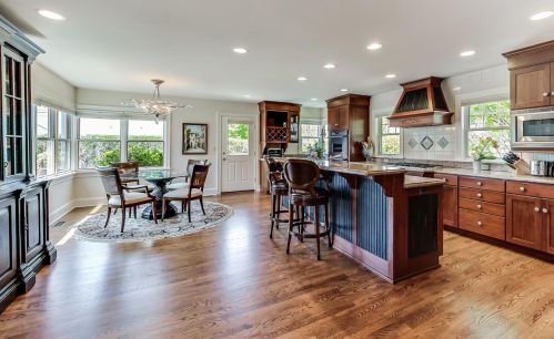 770 Greenview Rd, Itasca IL 60143-1835 exterior