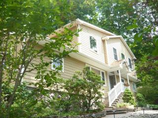 71 Mohawk Trl, Wayne, NJ 07470-5029