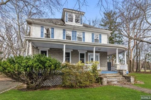 133 Grant Ave, Cresskill, NJ 07626-1422