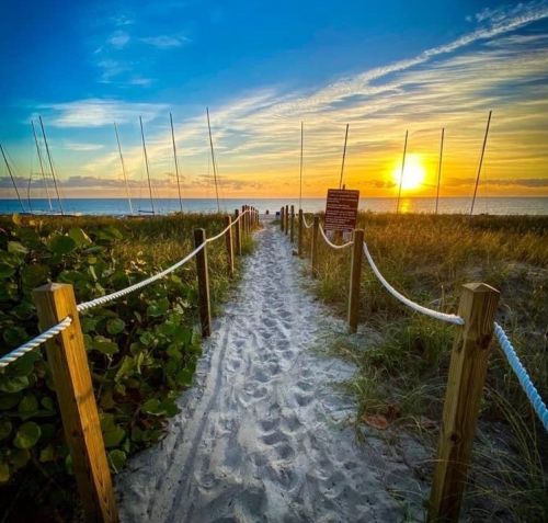 17 Colonial Club Dr, Boynton Beach FL 33435-8353 exterior