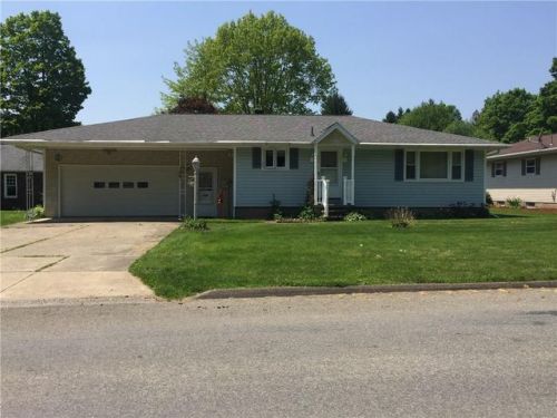 309 Essex St, Corry, PA 16407-1418