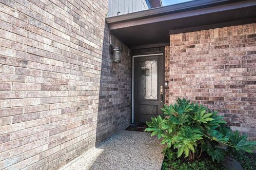 3402 Courtyard Cir, Dallas TX  75234-3759 exterior