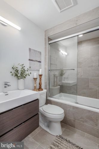 1342 19 St, Philadelphia PA 19146-4665 exterior