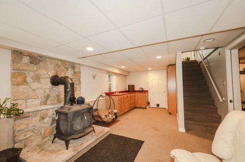 247 Elm St, Concord NH 03303-3322 exterior