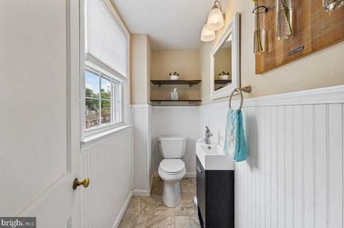 201 School Ln, Media PA 19064-2537 exterior