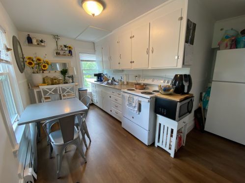 94 Pillsbury St, Concord NH 03301-3523 exterior