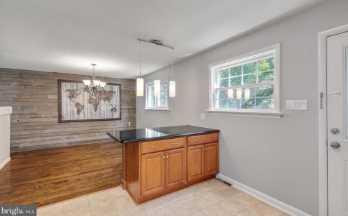 209 Foster Ave, Pittsburgh PA 15205-2352 exterior