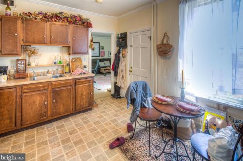 412 Delaware St, New Castle DE 19720-5045 exterior