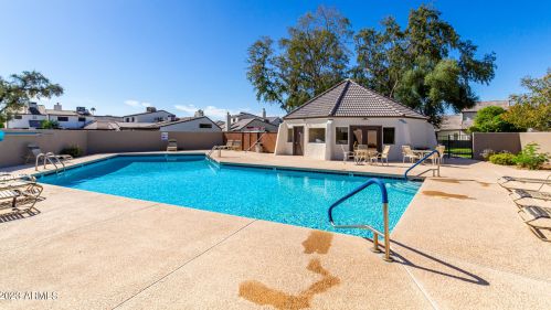 1187 Belmont Ave, Phoenix AZ  85020-4162 exterior