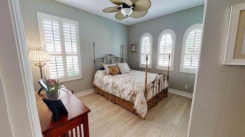 9601 Royal Poinciana Dr, Fort Pierce FL  34987-2508 exterior