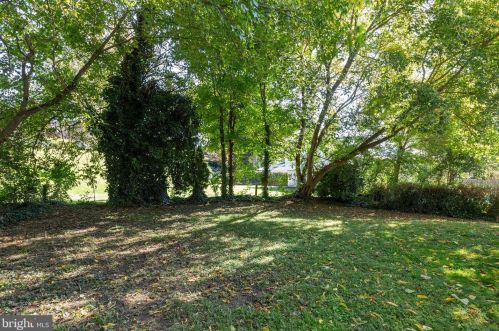 209 Foster Ave, Pittsburgh PA 15205-2352 exterior