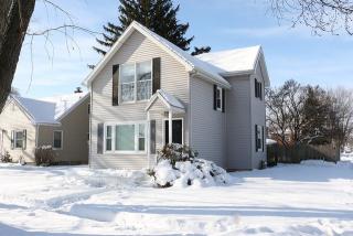 921 Vine St, Joliet, IL 60435-4638