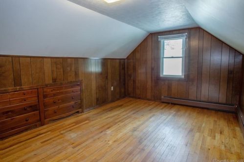 5 Litchfield Dr, Enfield CT 06082-5807 exterior