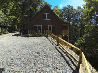 274 Maplewood Cir, Boone, NC 28607-7801