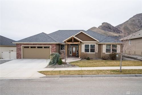 2111 Sage Grouse Rd, Wenatchee, WA 98801-1385