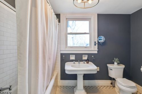 180 Christopher St, Montclair NJ 07042-4206 exterior