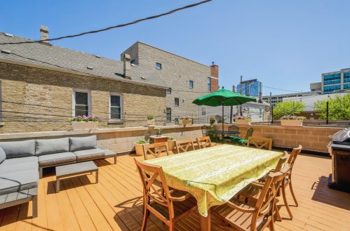 1711 Sheffield Ave, Chicago IL  60614-5525 exterior