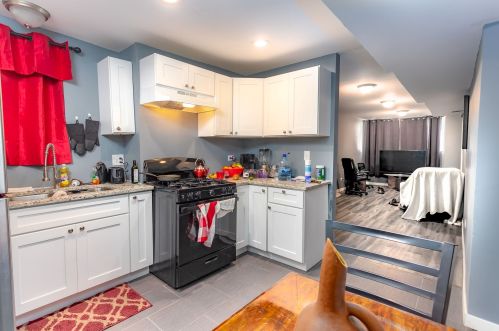 5835 Wabash Ave, Chicago IL 60637-2124 exterior