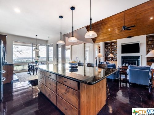 1009 Bluewater Pl, Spring Branch TX 78070-5485 exterior