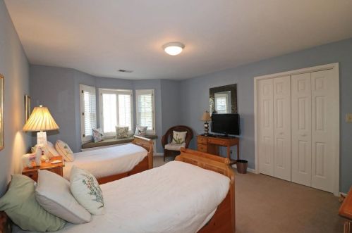 115 Grosvenor Pl, Atlanta GA 30328-4851 exterior