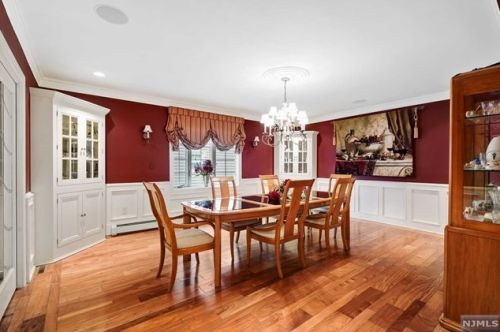 90 Spg Gdn Ave, Nutley NJ 07110-1507 exterior