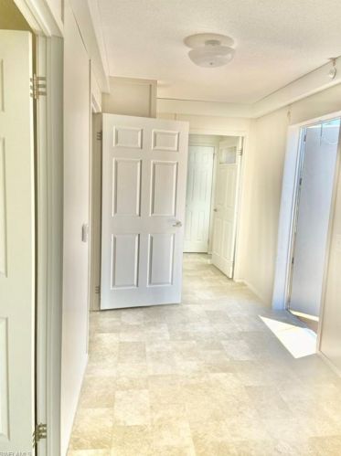 3190 Karen Dr, Naples FL 34112-7327 exterior