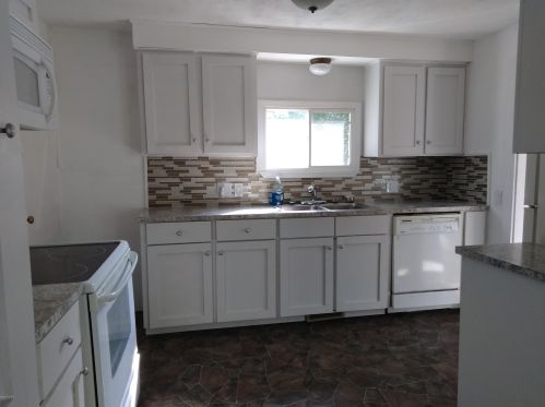 6210 Abbey St, Kalamazoo, MI 49048-3507