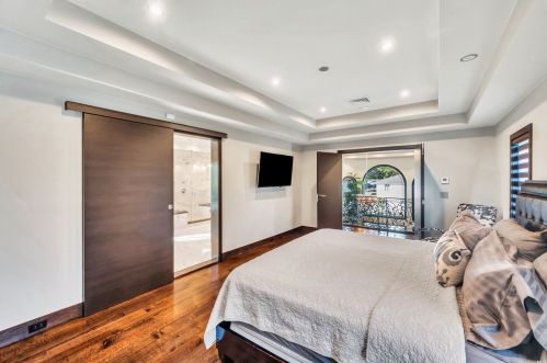 795 Kearny Dr, Valley Stream NY 11581-3624 exterior