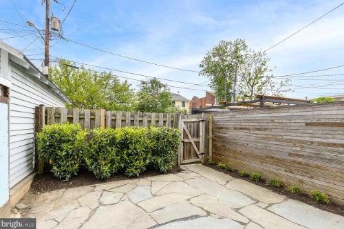 123 Peyton St, Alexandria VA 22314-2723 exterior