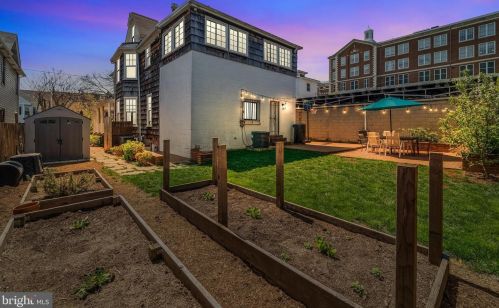 206 S St, Washington DC  20002-1571 exterior