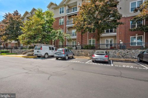 1521 Spring Gate Dr, Mc Lean VA  10208-3413 exterior