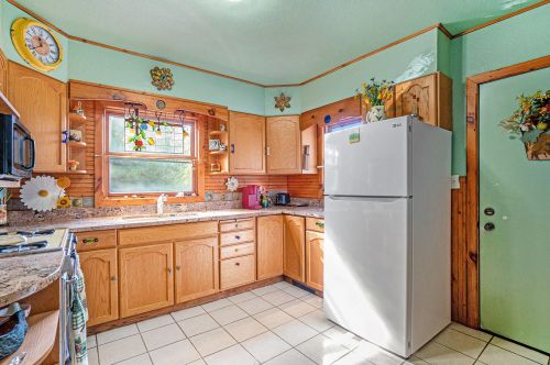 224 Elizabeth St, Sylvan Beach MI 49461-1311 exterior