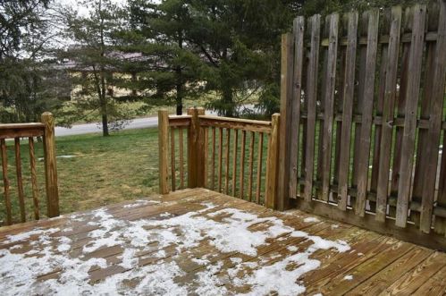 665 Newton Sq, Moon Twp PA 15108-1050 exterior