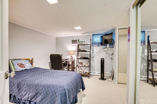 57 Barton St, Edison NJ 08837-2855 exterior