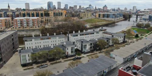 2027 Commerce St, Milwaukee WI  53212-3472 exterior