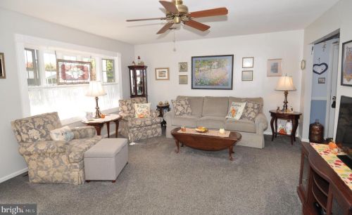 4 Hanover Dr, Cookstown NJ 08511-1005 exterior