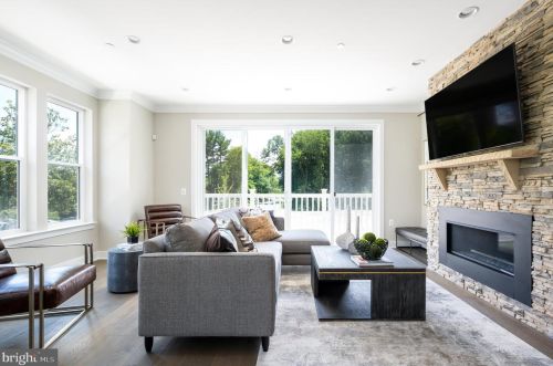 10314 Grosvenor Pl, Rockville MD 20852 exterior