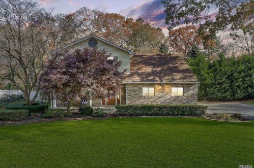 42 Cross Bow Ln, Commack NY 11725-1204 exterior