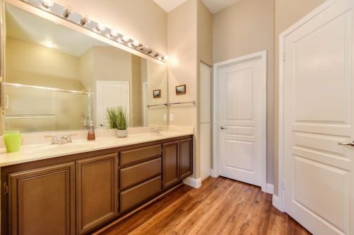 700 Diamond Glen Cir, Folsom CA 95630-3157 exterior