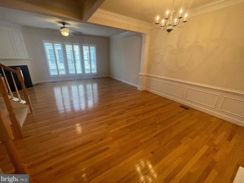 5996 Grand Pavilion Way, Alexandria VA  22303-2258 exterior