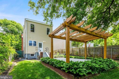 6422 Sligo Mill Rd, Silver Spring, MD 20912-4704