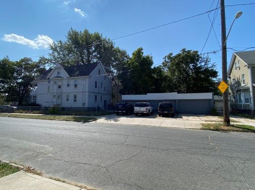 735 Belmont Ave, Springfield MA 01108-1637 exterior