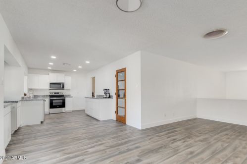 11219 41st Ave, Phoenix AZ  85029-3808 exterior