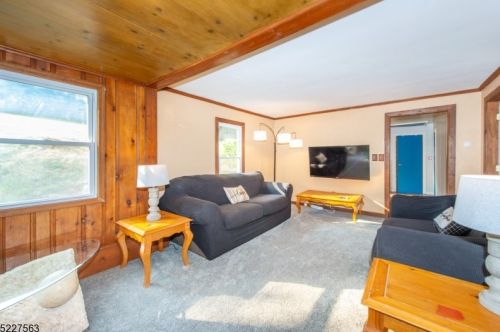 42 Glen Ave, Dover, NJ 07803-3112