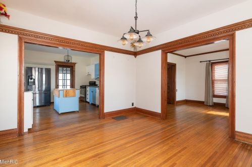 1104 Hoffman St, Three Rivers MI 49093-1017 exterior