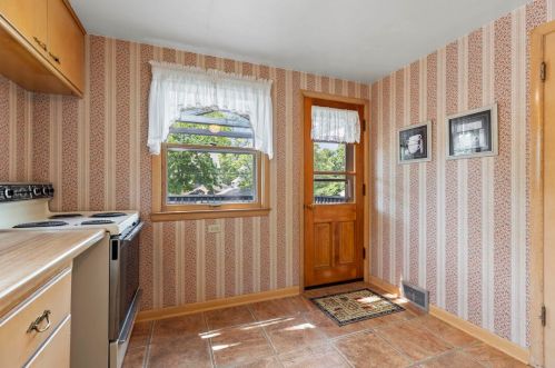 3521 Ohio Ave, Milwaukee WI 53207-2813 exterior