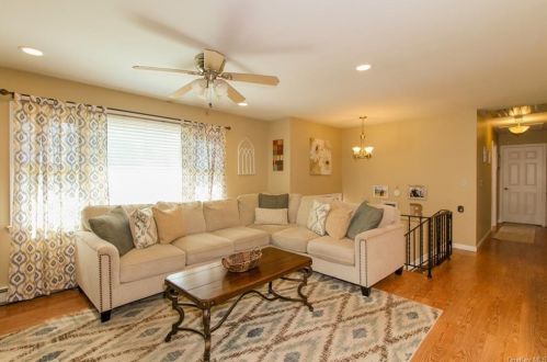 7 Shelley Rd, Poughkeepsie NY 12603-5639 exterior