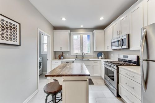 1312 Damen Ave, Chicago IL 60647-5507 exterior